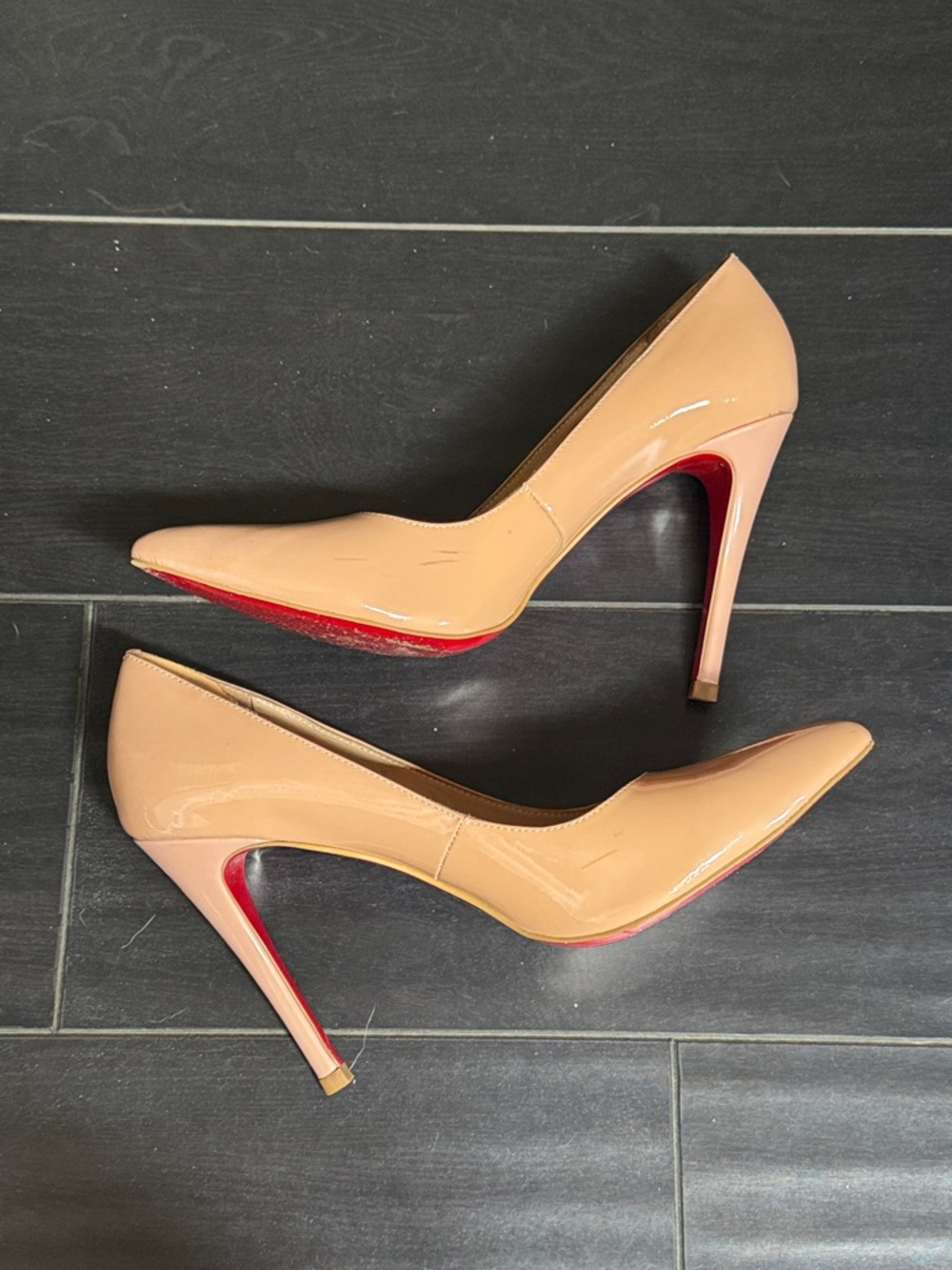 Blush Patent Leather Pointed-Toe Pumps with Red Sole with box size 40 heels 4.5